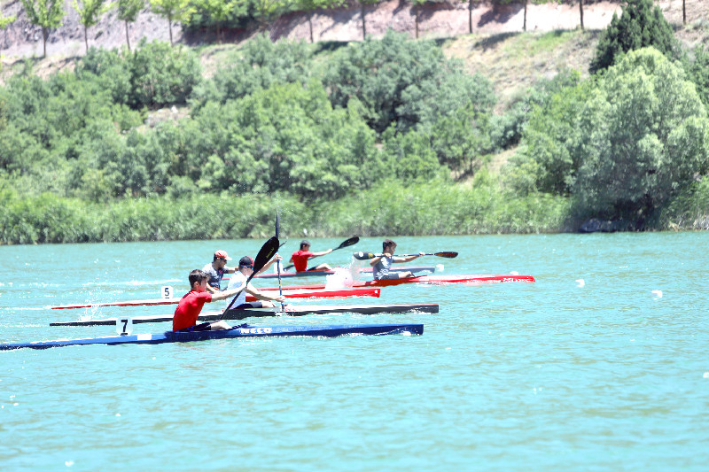 TÜRKİYE KUPASI İÇİN KÜREK ÇEKTİLER