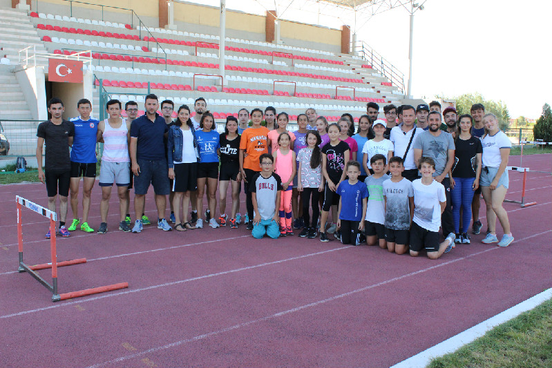 ONLAR HAYALLERİ İÇİN ÇALIŞIYOR