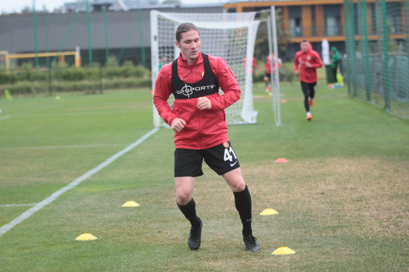 MEHMET İŞİNİ YAPIYOR