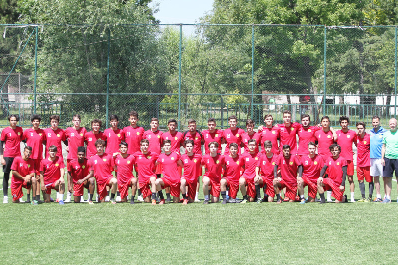 GENÇ ŞİMŞEKLER DURMUYOR