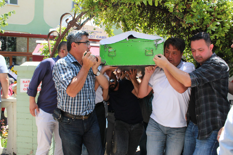 GÜLE GÜLE TAHSİN BABA!