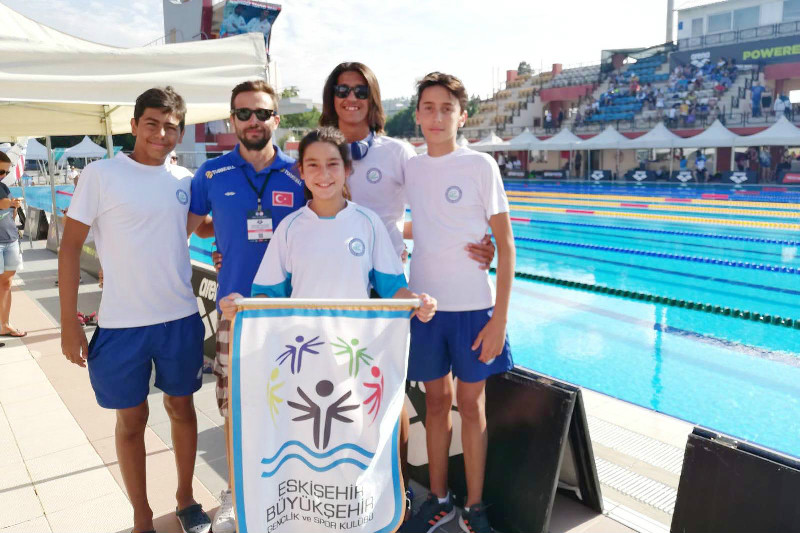 BÜYÜKŞEHİRLİ YÜZÜCÜLERİN GURUR GÜNÜ