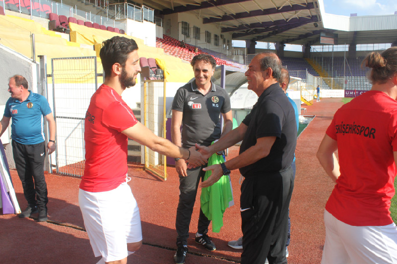 SİZLERİ TAKİP EDİYORUM