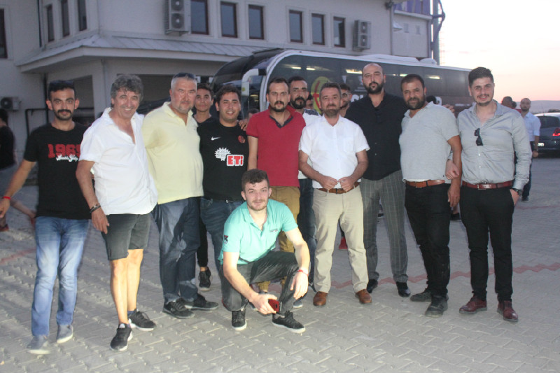 YÖNETİCİLER YAKIN TAKİPTE