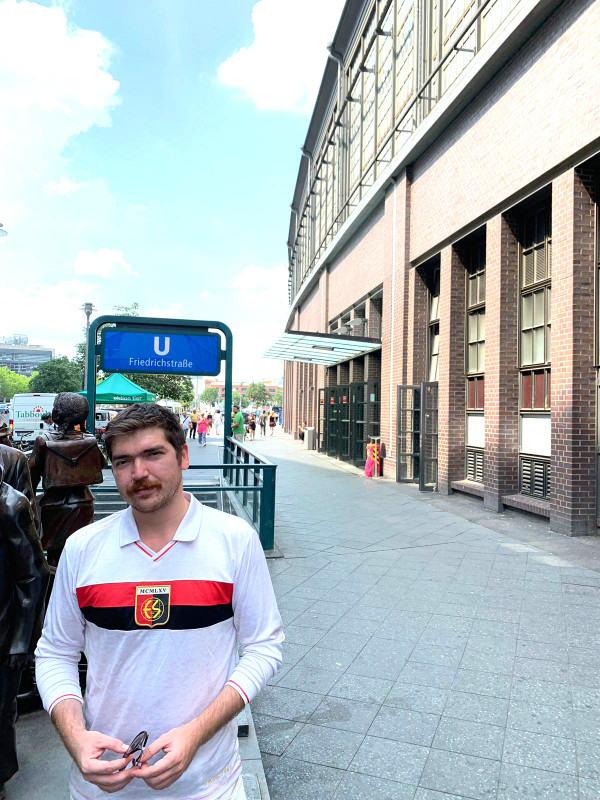 YENİ FORMA BERLİNDE