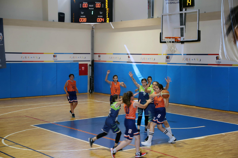 POTADA PERİLER KAPIŞIYOR