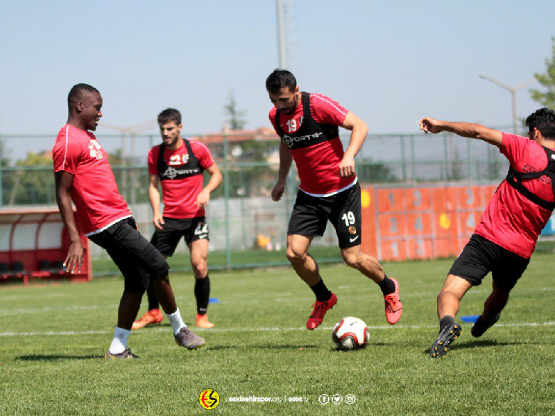 FUTBOLCULAR ANTRENMANDA