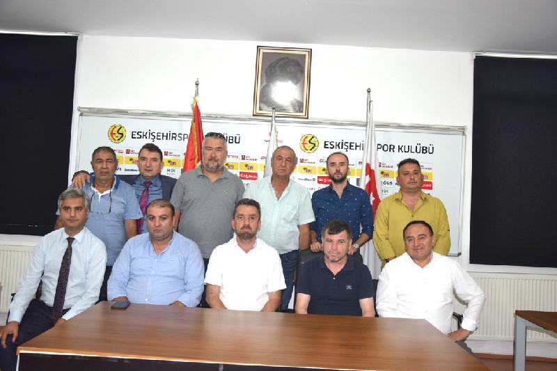 BAŞKAN YOK, YÖNETİM VAR