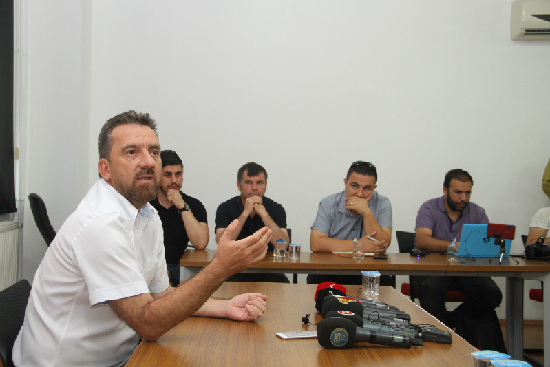 YOKLUĞU YARA OLAN  PARA PARA PARA