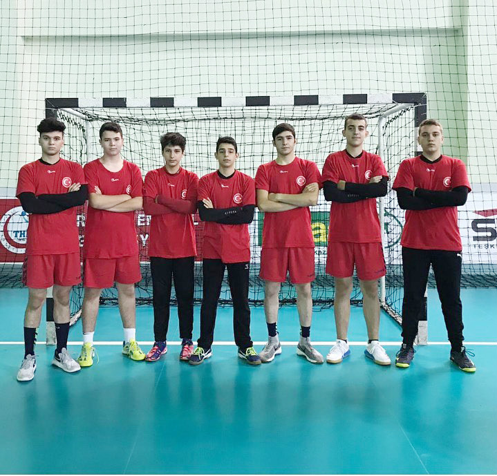 GENÇLİKSPOR  MİLLİ SEVİNÇ