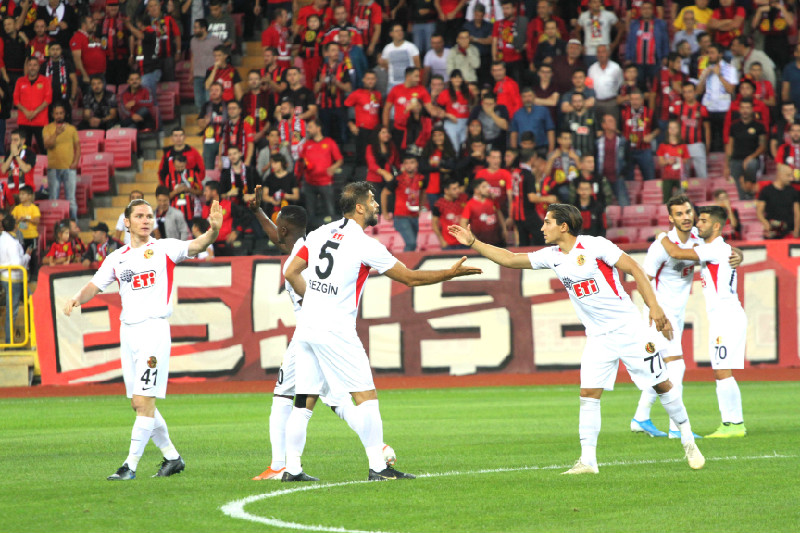 KAPTAN SEZGİN ÇIKTI