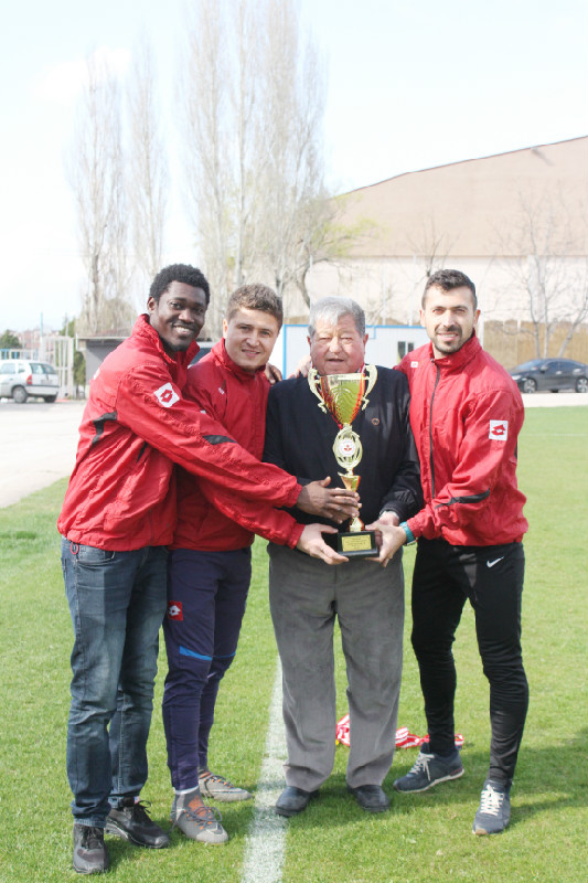 Tahsin Tekmenin  Adı Yaşayacak