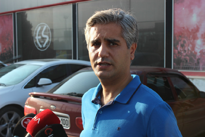 YÖNETİMDE BEKLİYOR