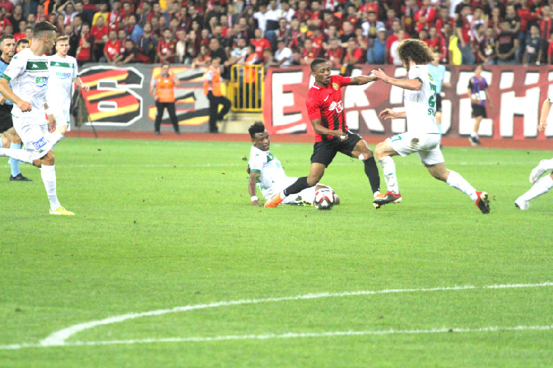 SÖYLESEM TESİRİ YOK SUSSAM GÖNÜL RAZI DEĞİL