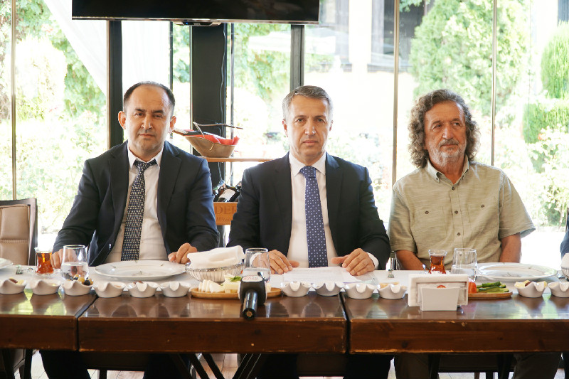 GÜN AYRIŞMA, KAVGA DEĞİL,  BİRLİK İÇİNDE OLMA GÜNÜDÜR