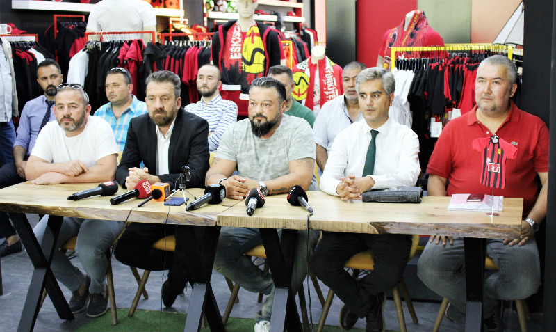 Yönetim İyice Karıştı