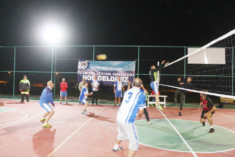 İNÖNÜDE SIRA MASA  TENİSİ TURNUVASINDA