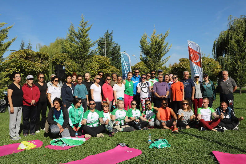 PARKLARDA SPOR ŞENLİĞİ DEVAM EDİYOR