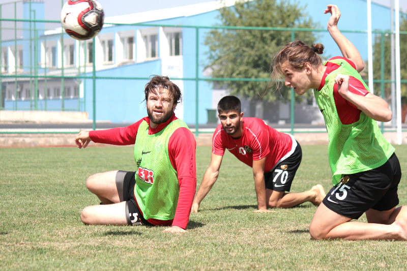 ŞİMŞEKLER DİYARBAKIRDA ÇALIŞTI
