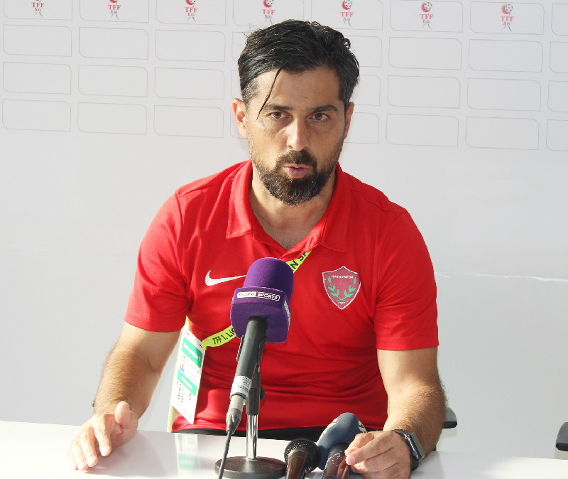 ES-ESİ YENDİ  TAKIMDAN AYRILDI