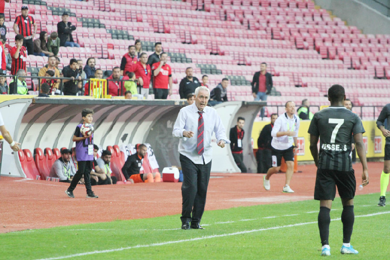 DEMİRBAKAN KENDİNE GÜVENİYOR