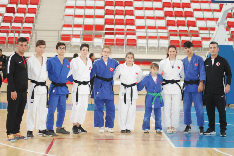 AİLE BOYU JUDOCULAR