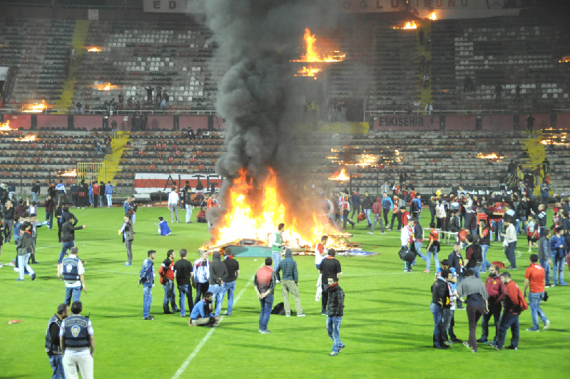 TARAFTARIN YÜREĞİ YANGIN YERİ