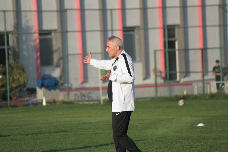 YÖNETİCİLERİMİZ ÜZERİNE DÜŞENİ YAPMALI