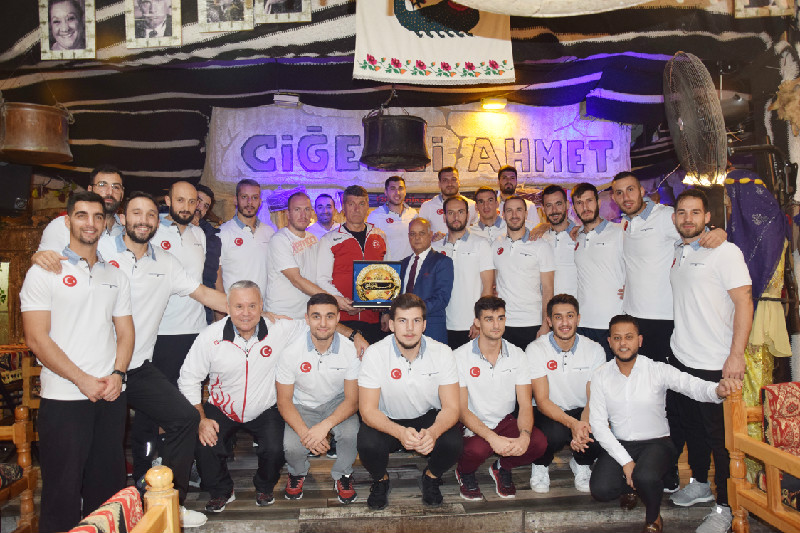 CİĞERCİ AHMETTE MORAL DEPOLADI