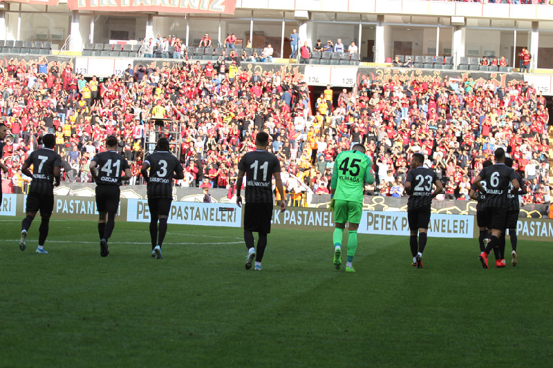 YANLIŞ İÇİNDE DOĞRU ARANMAZ