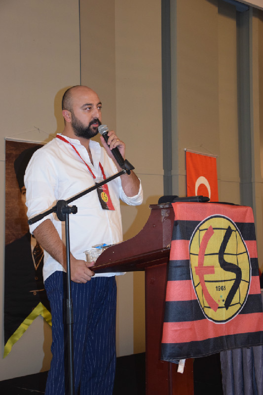 ES-ES NE HALLERE DÜŞTÜ