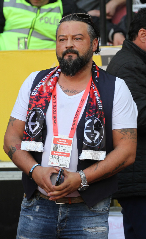 ASLI OLMAYAN GÜNDEMLER İLE  İNSANLARI KANDIRMASIN