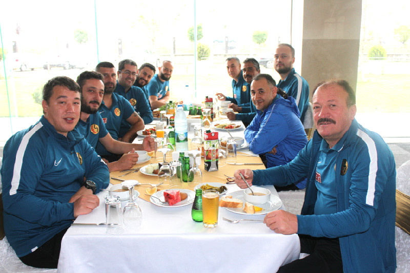 PERSONEL PARA BEKLİYOR