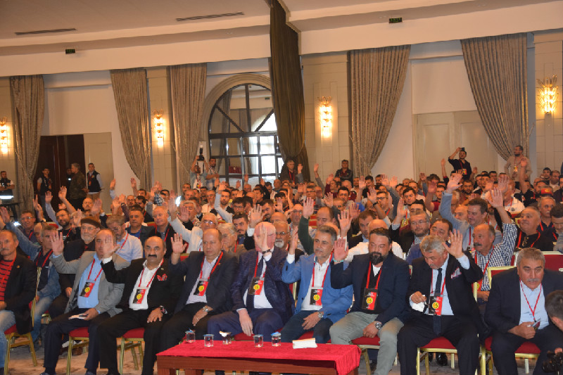 YİNE YENİDEN KONGREYE