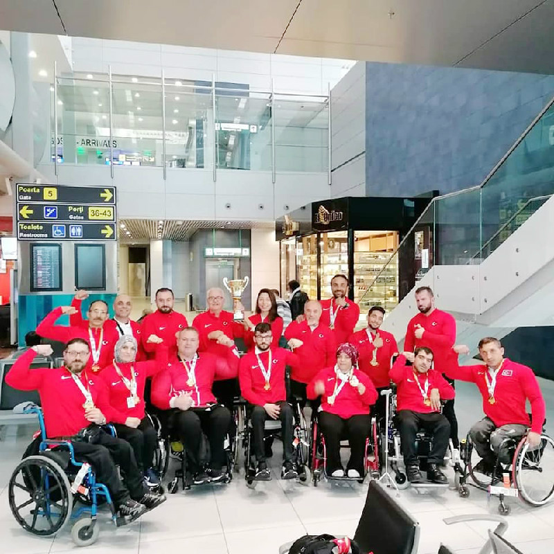 SİZİNLE GURUR DUYUYORUZ