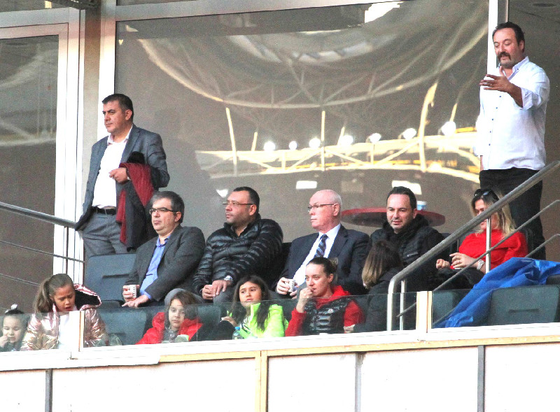 SOYDAŞ KURT İLE İZLEDİ