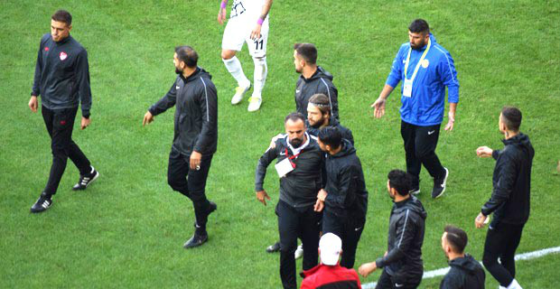 ZAFER HOCA KIRMIZI GÖRDÜ