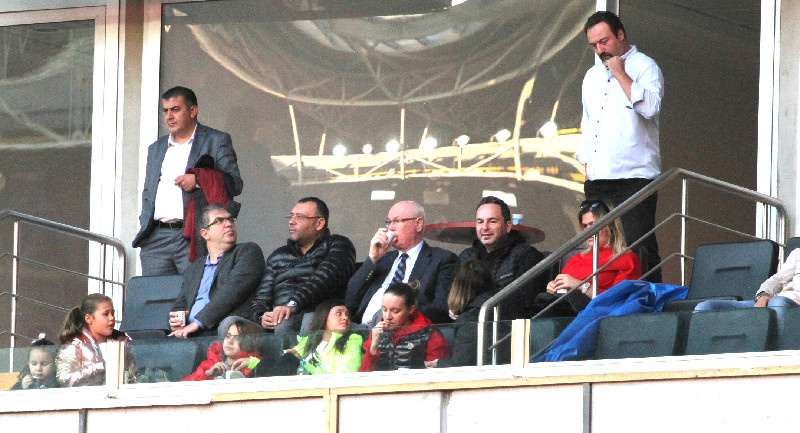 YÖNETİM İÇİN GÖRÜŞME VAR