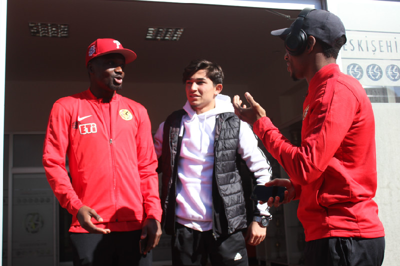 21 OYUNCU İLE ADANAYA