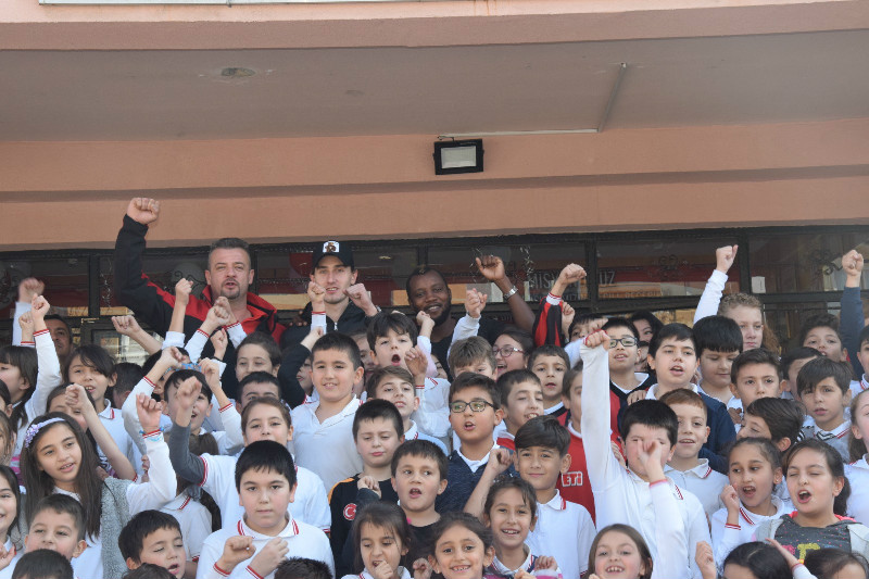 ÖĞRENCİLERİN  ES-ES COŞKUSU