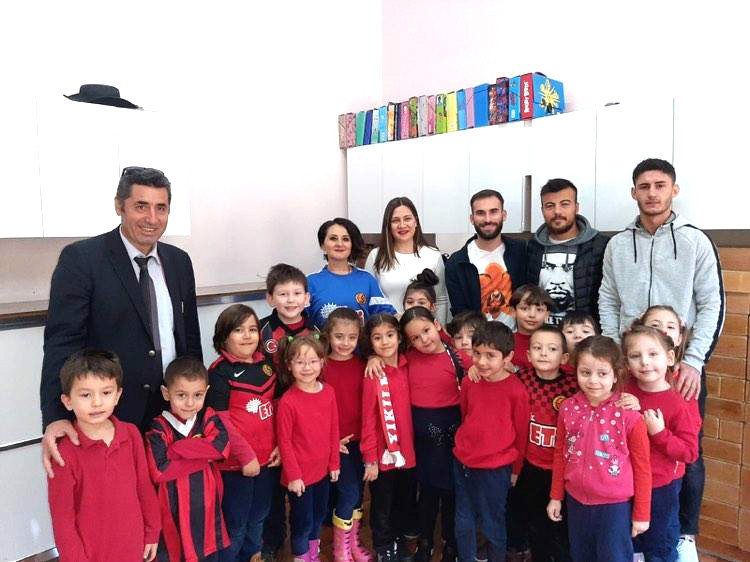 KUCAK DOLUSU HAYALLERE KATKI