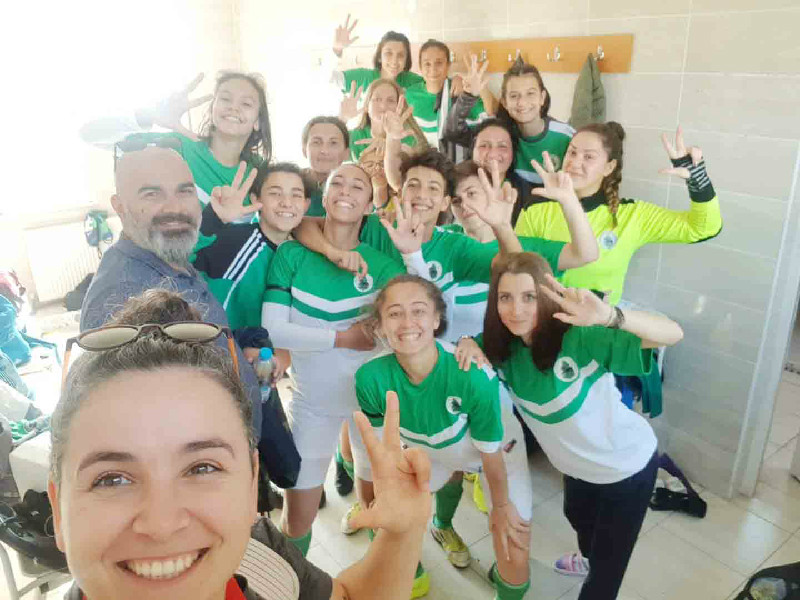 DİŞİ KRAMPONLAR  ÇİFTE ZAFER İÇİN