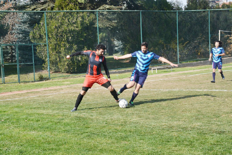 ÖĞRENCİLER SAHAYA İNDİ