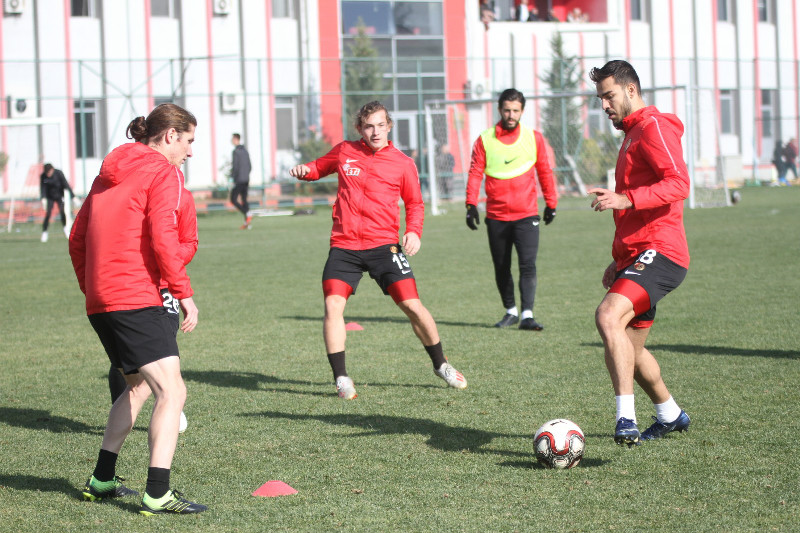 MİLLİLER TAKIMA KATILDI