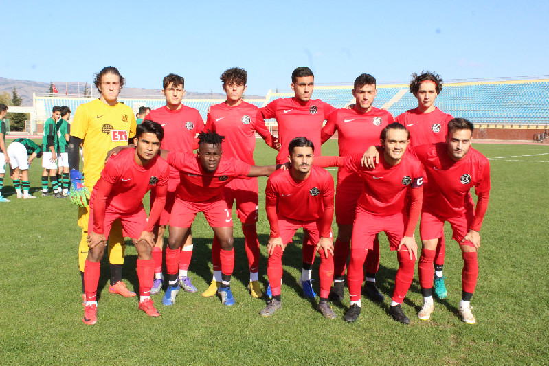 GENÇ ŞİMŞEKLER KAZANMAYA ODAKLANDI