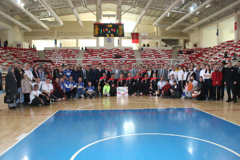 ÖĞRETMENLERİN KUPASI  MURAT ATILGANIN OLDU