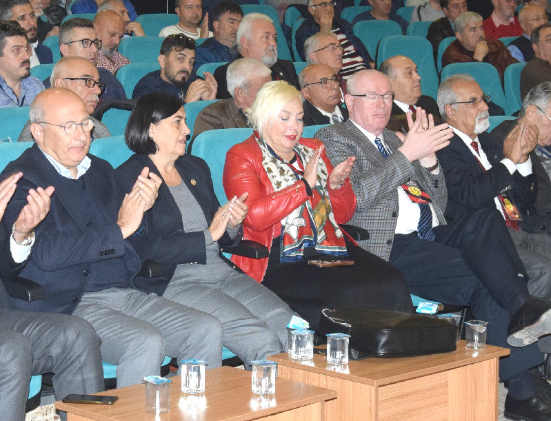 KURT VE 2 VEKİL DE GELDİ