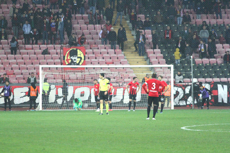 PSİKOLOJİK YIKIMIN ÖNÜNE GEÇİLMELİ