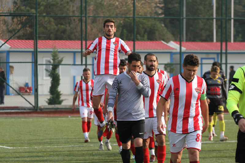 SAĞLIKSPOR ZİRVEDE TEK BAŞINA