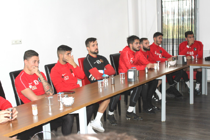 ARKANIZDAYIZ SİZE GÜVENİYORUZ